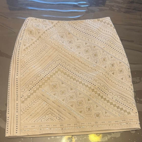 White House Black Market 0 White and Gold Geometric Pencil Skirt - Picture 8 of 11